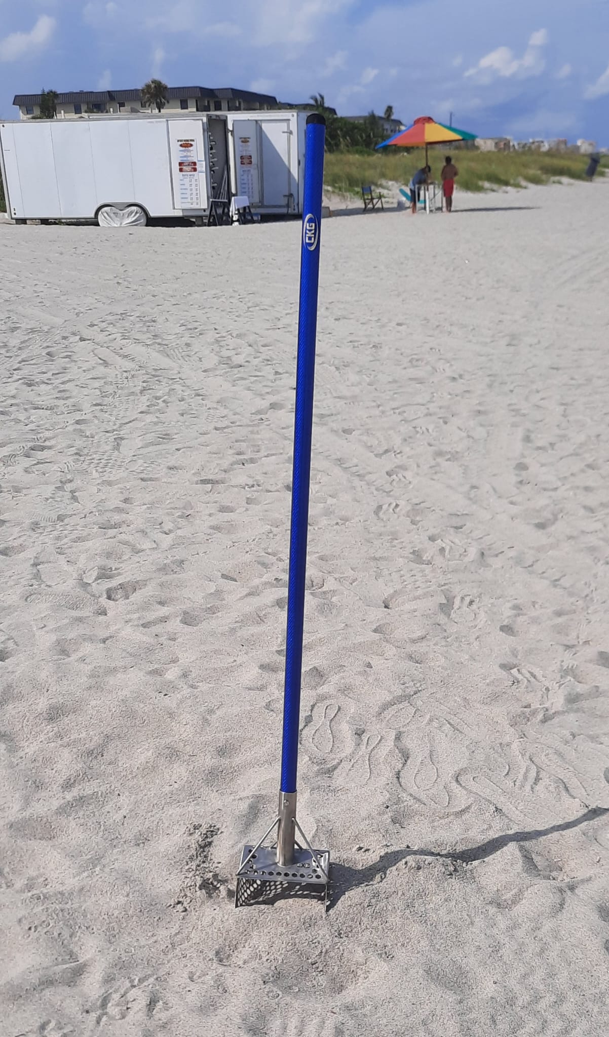 CKG SCOOP AT THE BEACH